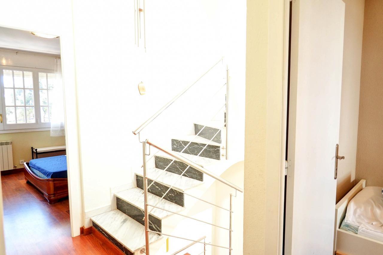 Sunny Triplex By Hello Homes シッチェス エクステリア 写真